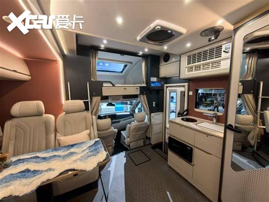展：上汽大通MAXUS房车家族不朽情缘电子游戏2025成都车(图4)