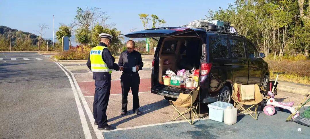 二大队：筑牢旅居车安全防线 守护春节平安